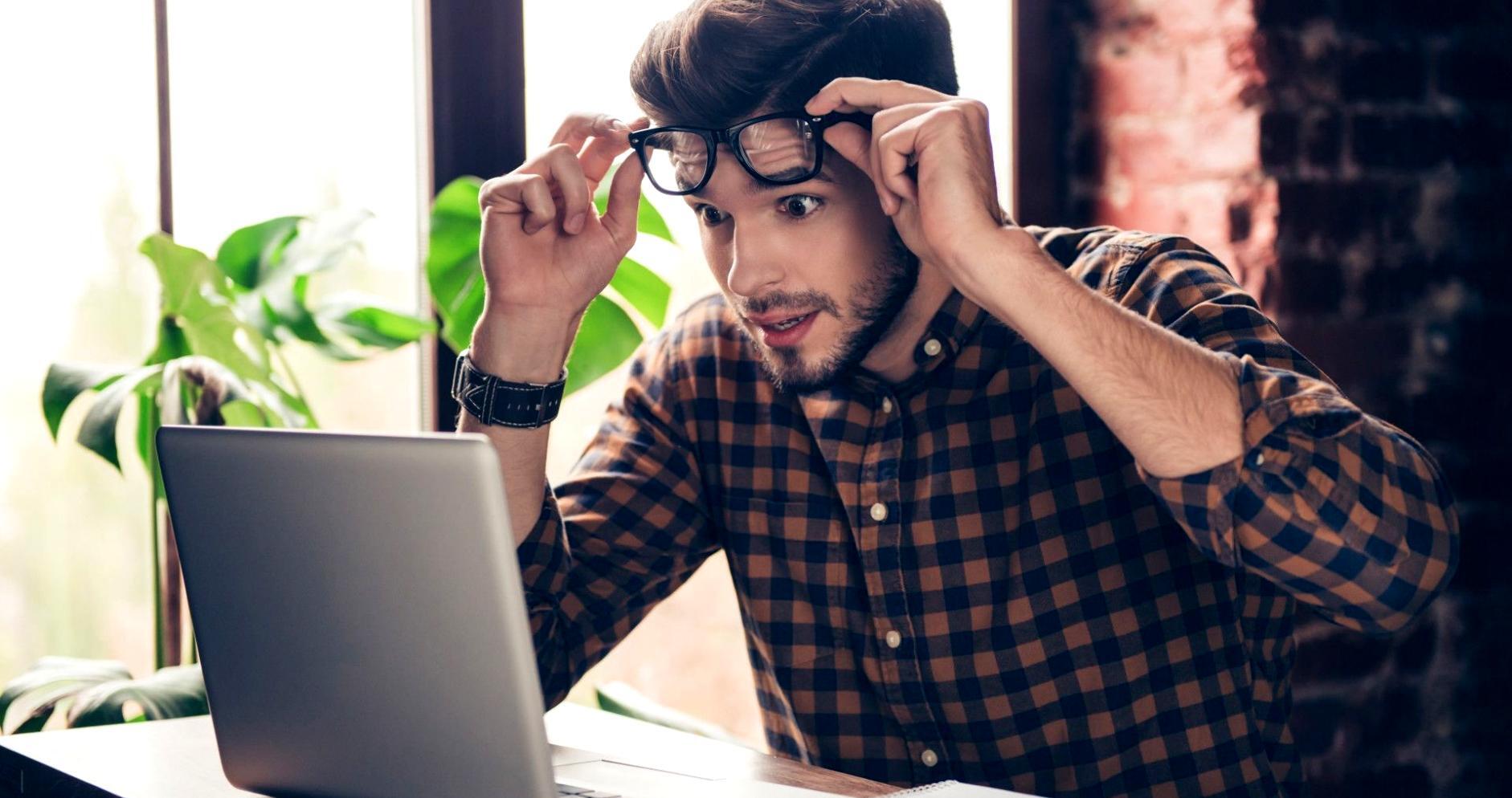 Teilnehmerin eines Strazivon-Workshops bei einer praktischen Übungseinheit zur Wahrnehmungsschulung