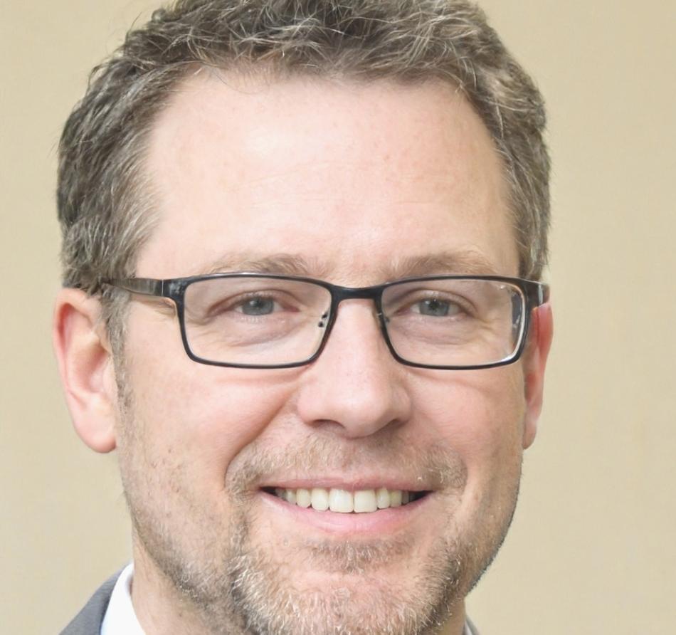 Portraitfoto von Kursleiter Tobias Ferencz